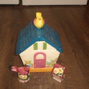 Cooks Club ceramic birdhouse cookie jar cardinal salt pepper shakers